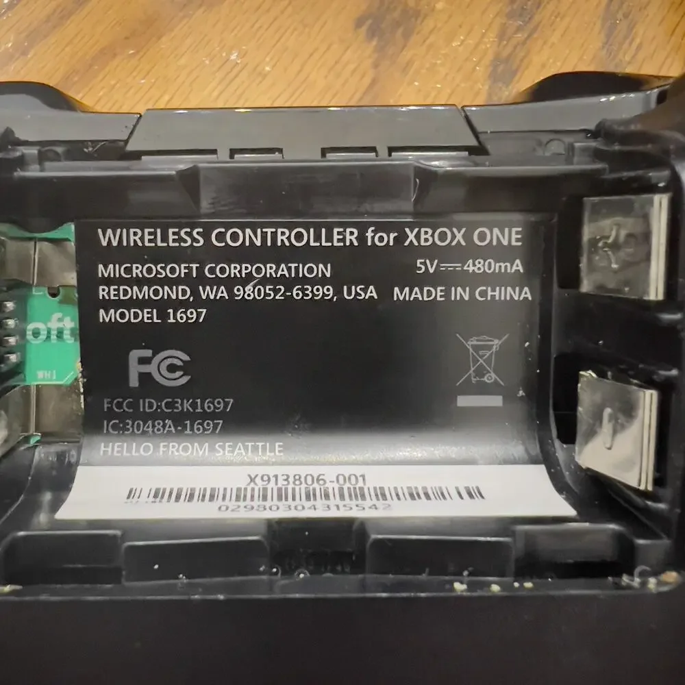 Microsoft Xbox One 500GB Model 1540 Video Game Console Bundle HDMI Cord Included